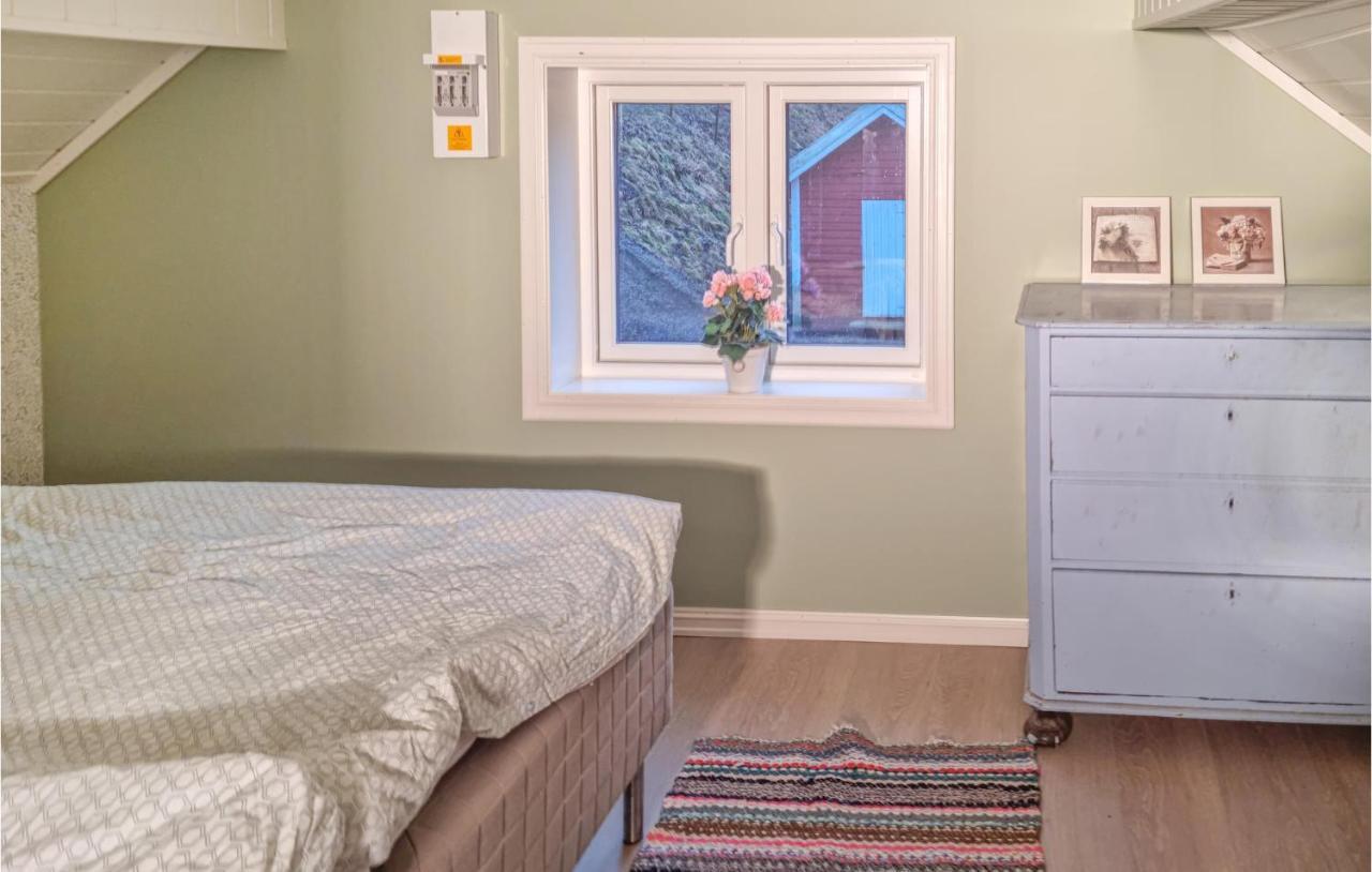 Amazing Home In Hidrasund With Wifi Eide  Værelse billede
