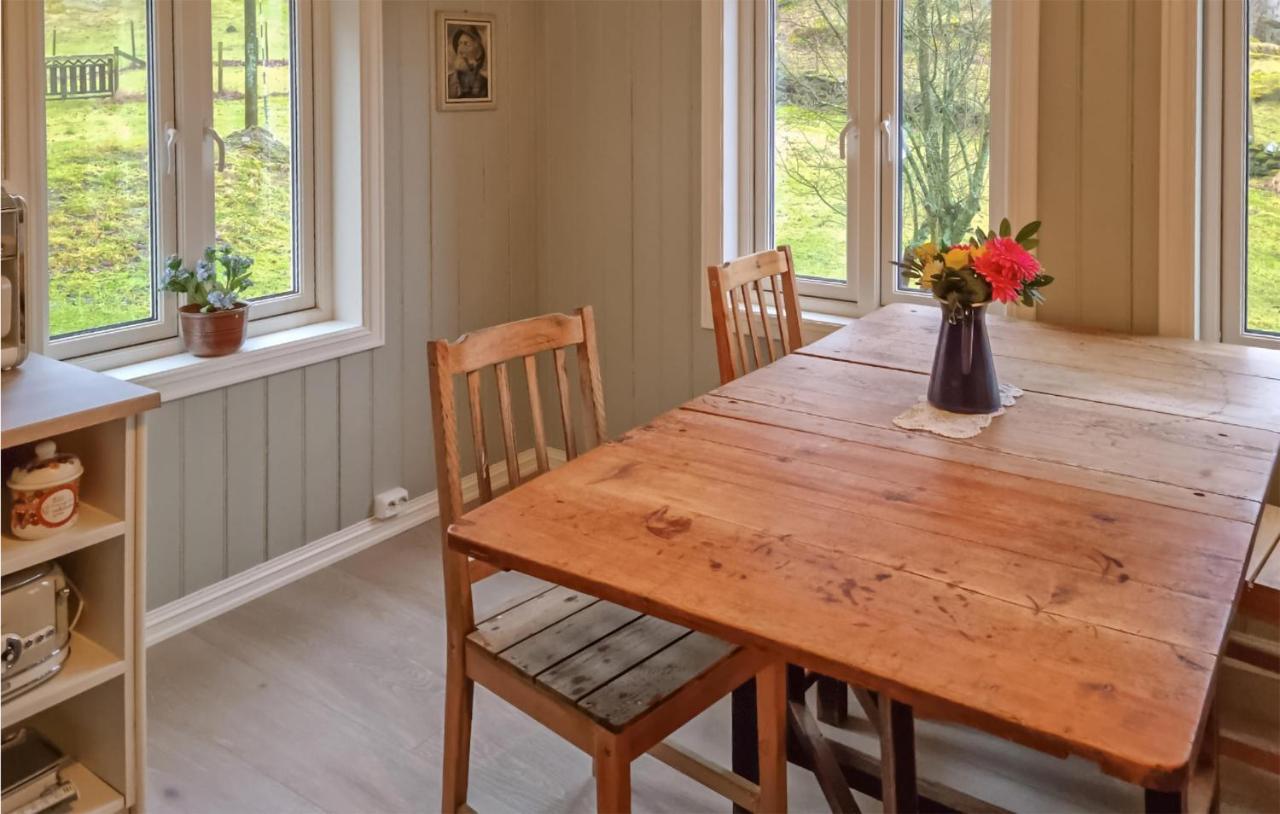 Amazing Home In Hidrasund With Wifi Eide  Værelse billede