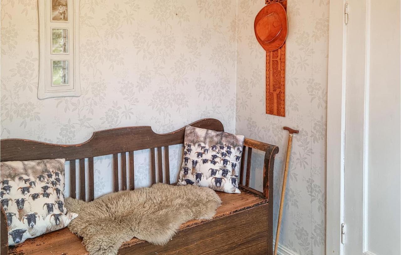 Amazing Home In Hidrasund With Wifi Eide  Værelse billede